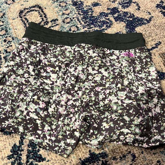 North Face quick dry running or hang shorts.  Size medium. - Picture 3 of 5
